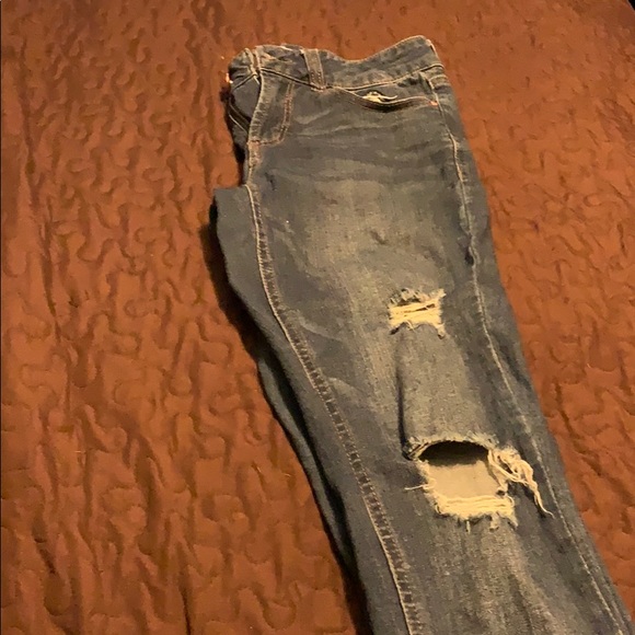 Refuge jeans size 2. - Picture 3 of 4